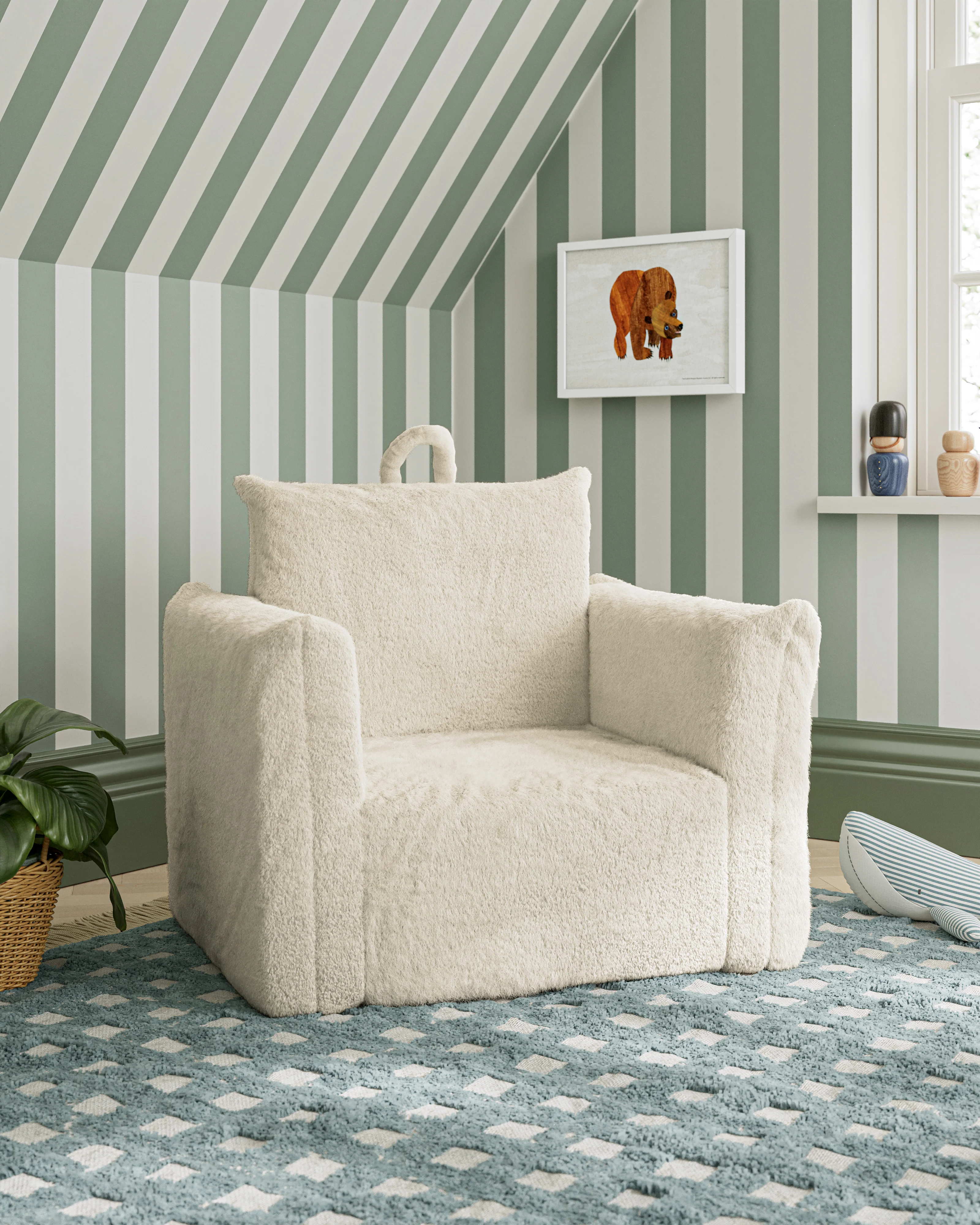 The Hug Mini Chair in Faux Fur